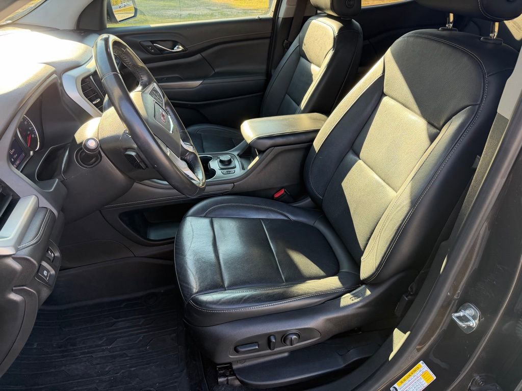 Used 2020 GMC Acadia SLT w/ LPO, Floor Liner Package image 12