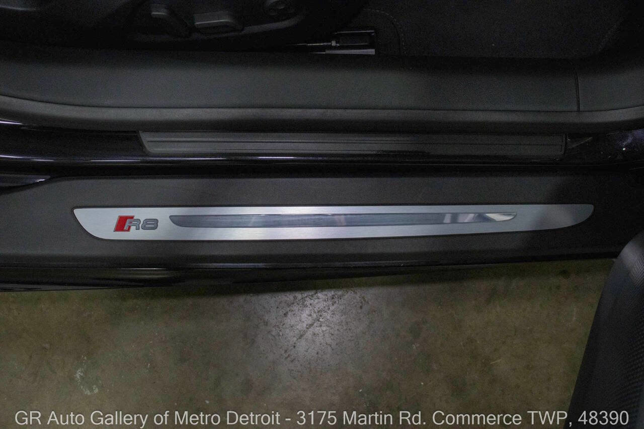 Used 2015 Audi R8 V10 image 37