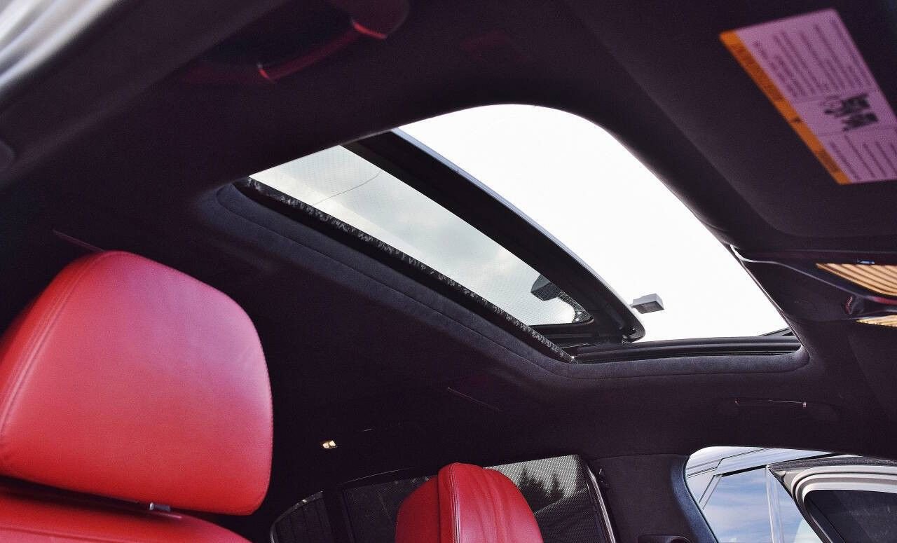 Used 2022 BMW M760i xDrive w/ Luxury Rear Seating Package image 50