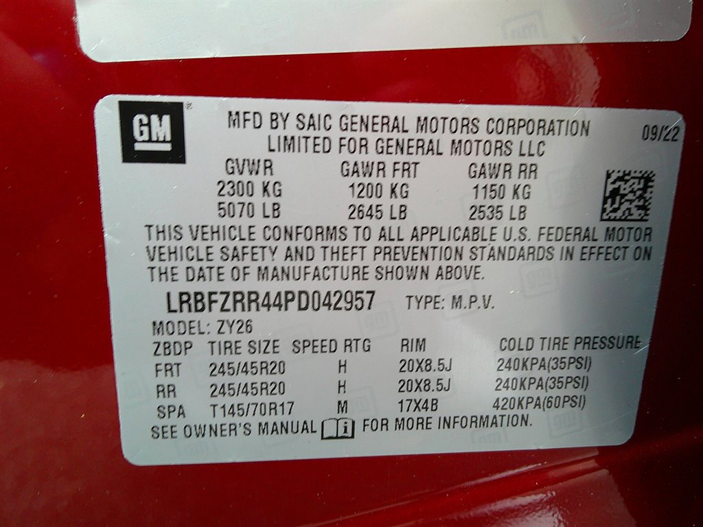 Used 2023 Buick Envision Avenir image 53