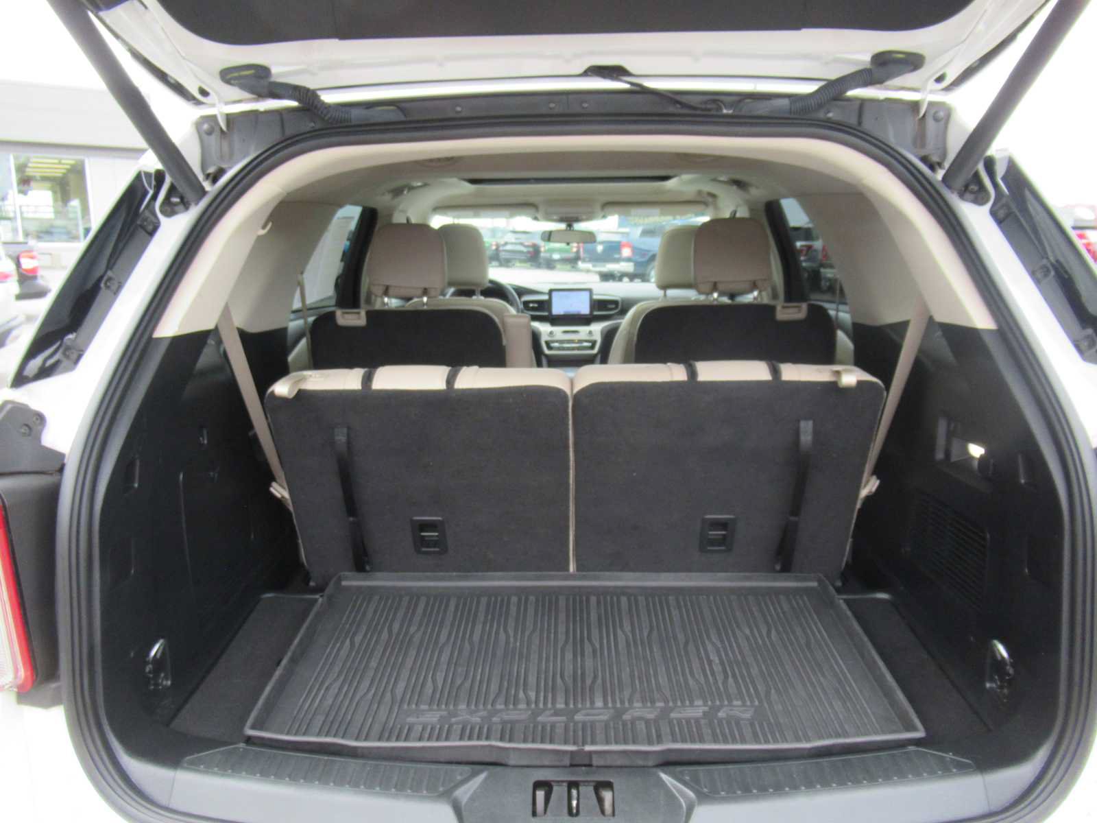 Used 2023 Ford Explorer XLT w/ Equipment Group 202A AWD/4WD image 21