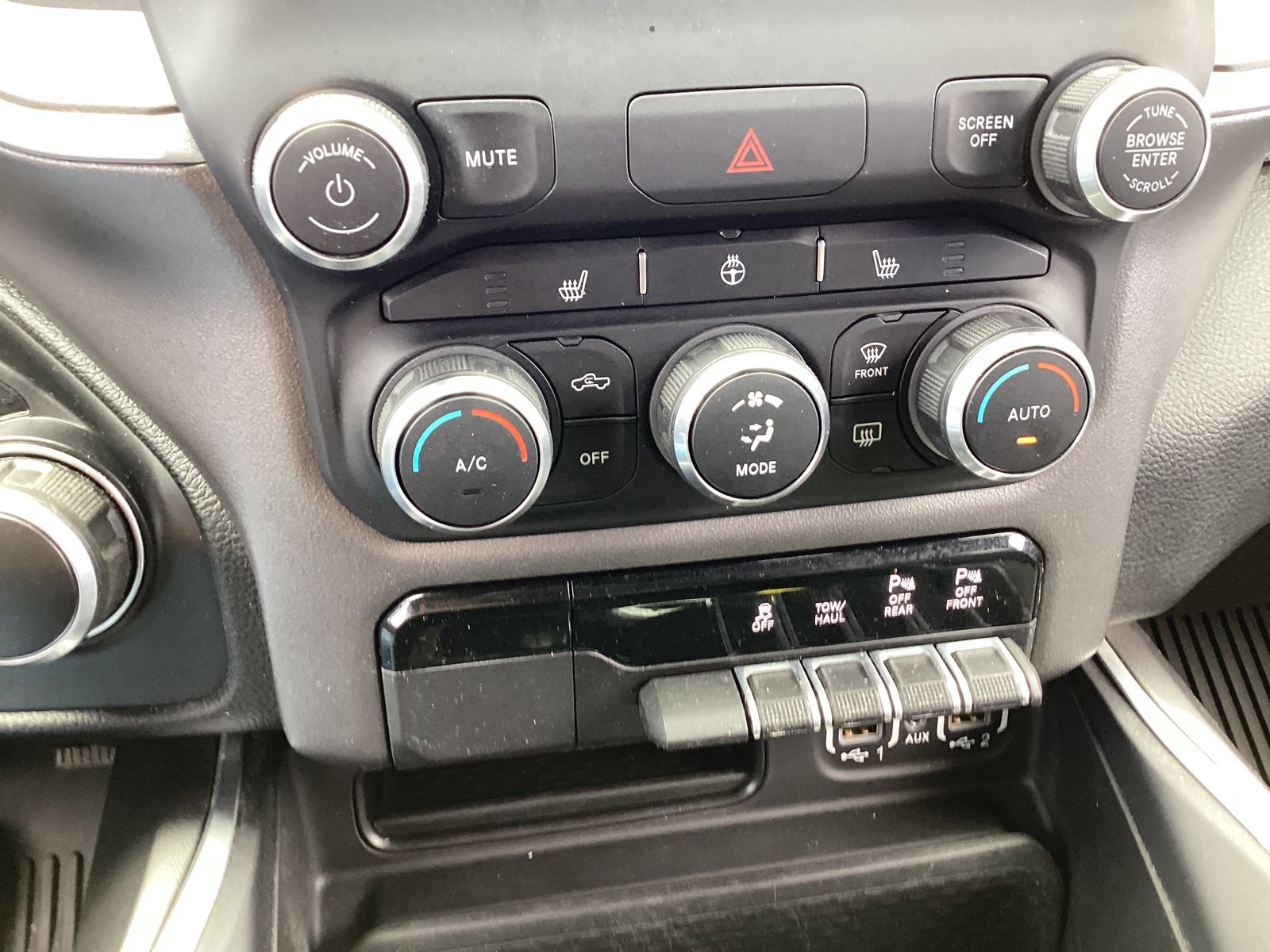 Used 2024 RAM 1500 Big Horn AWD/4WD image 14
