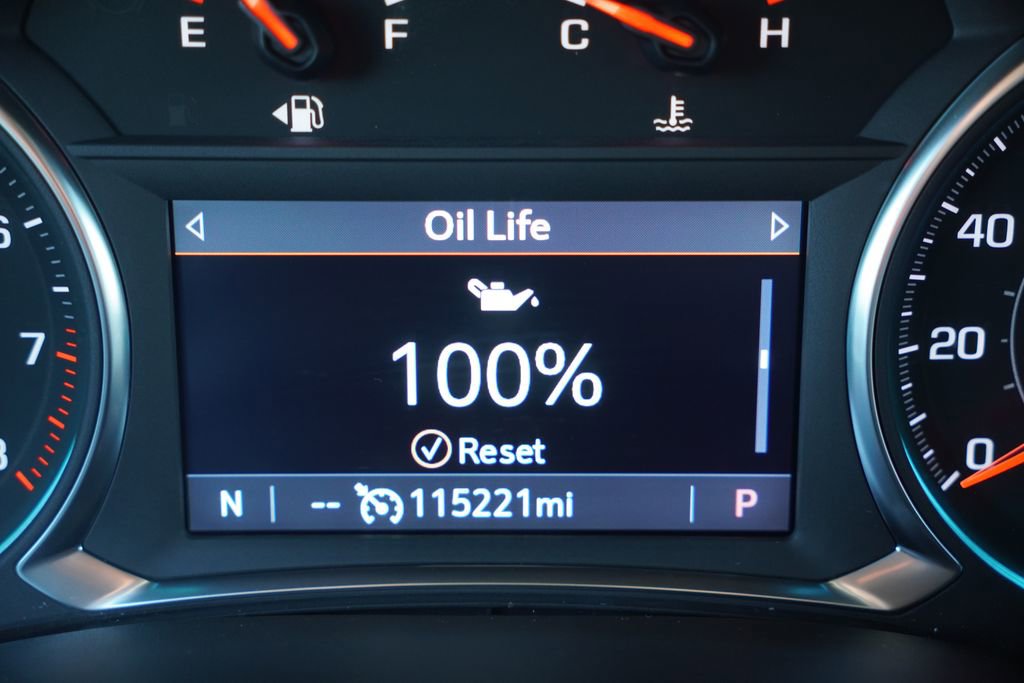 Used 2023 Chevrolet Traverse LT image 35