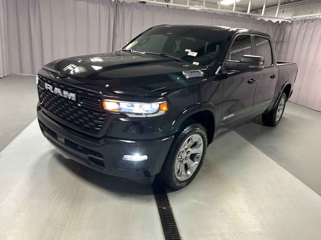 Used 2025 RAM 1500 Big Horn AWD/4WD image 3