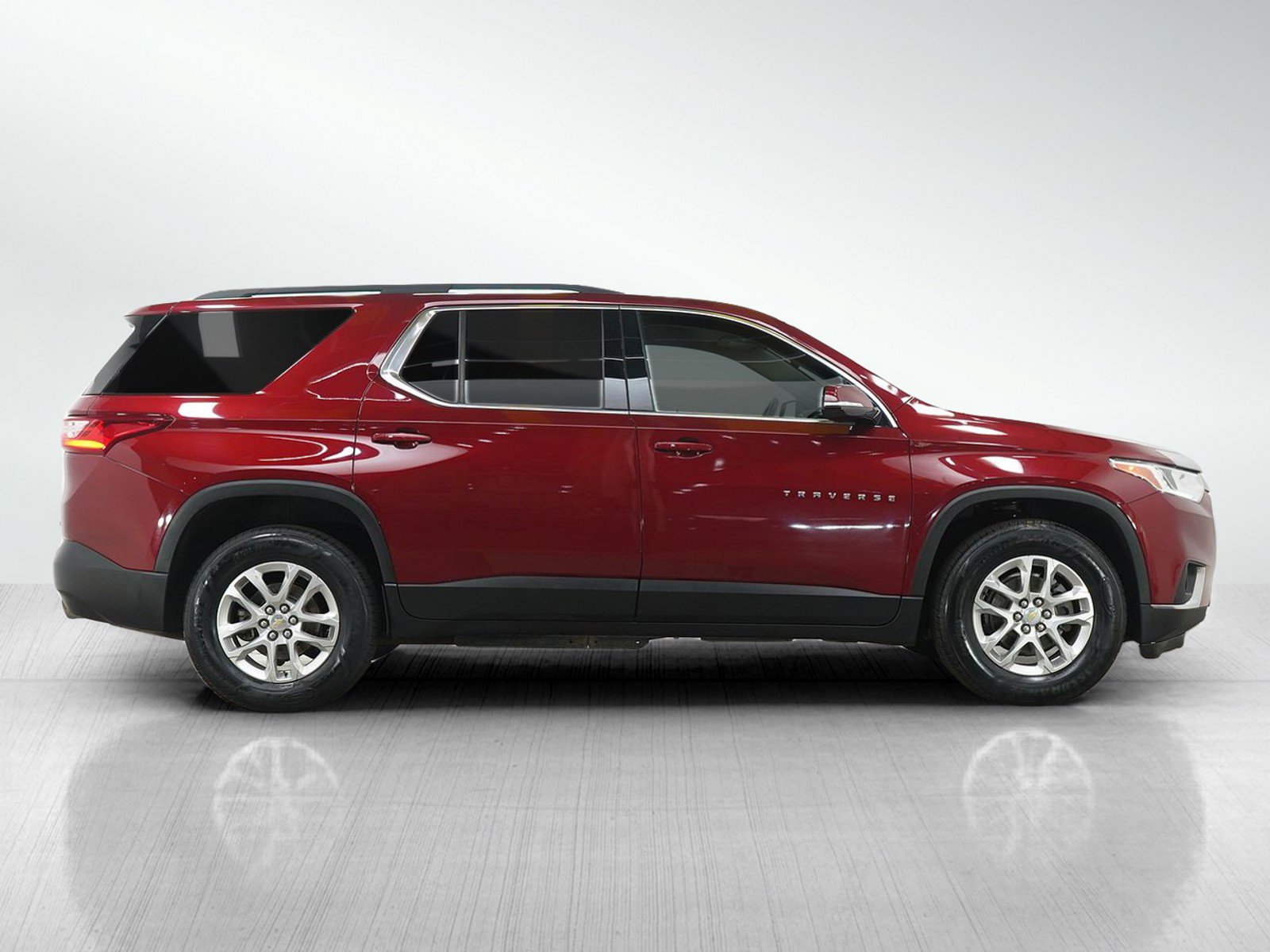 Used 2020 Chevrolet Traverse LT w/ Driver Confidence II Package image 6