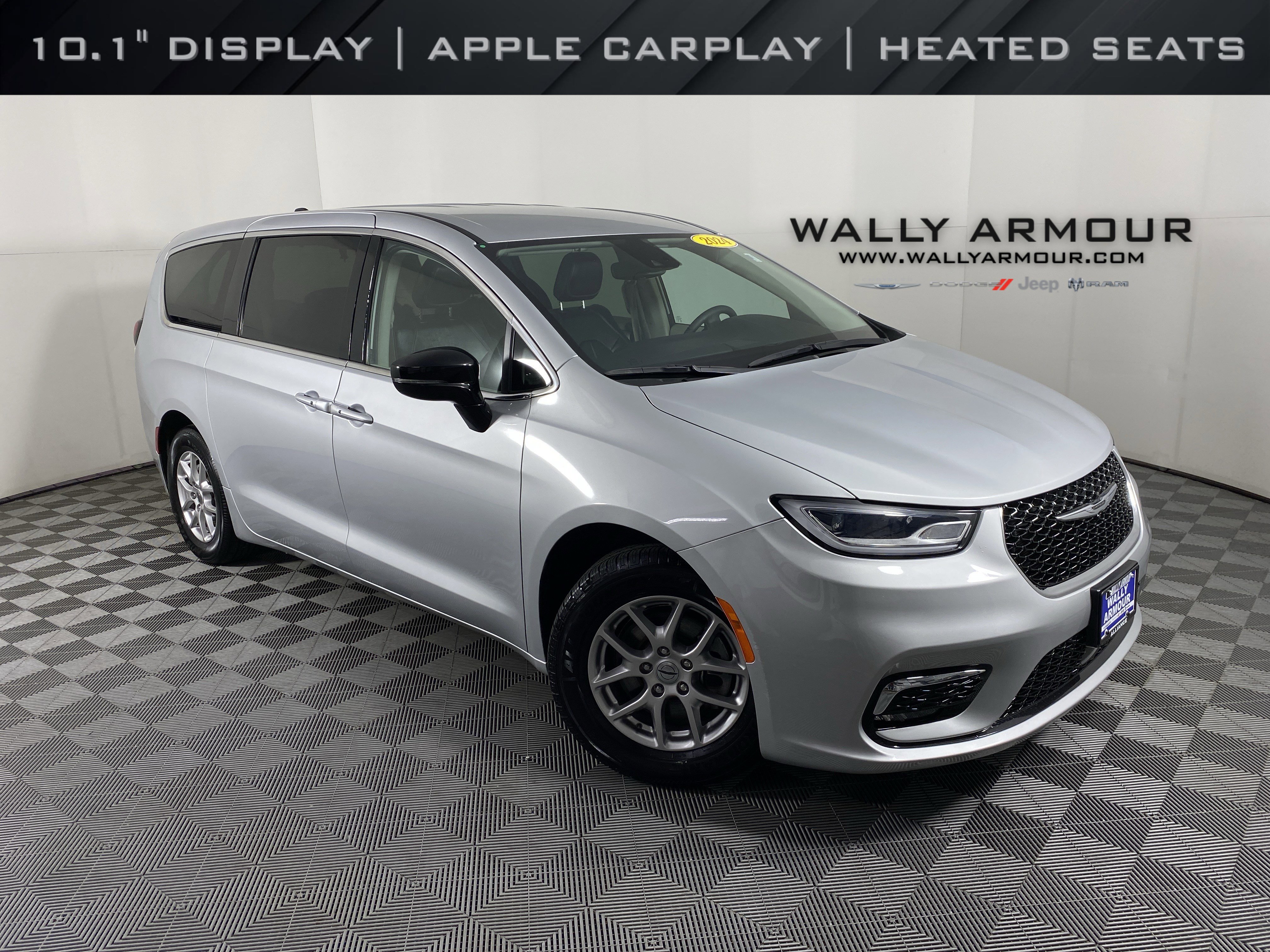 Used 2024 Chrysler Pacifica Touring-L