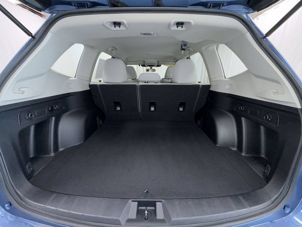 Used 2023 Subaru Forester AWD/4WD image 16