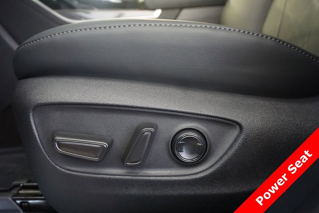 New 2026 Toyota Highlander Platinum image 8