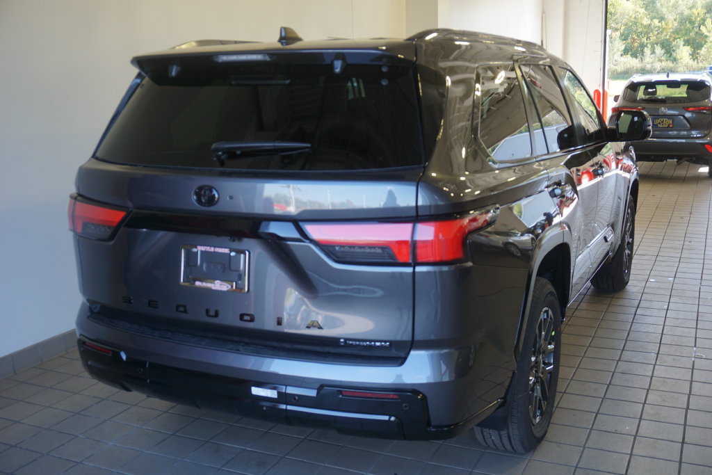 New 2026 Toyota Sequoia Platinum AWD/4WD image 20