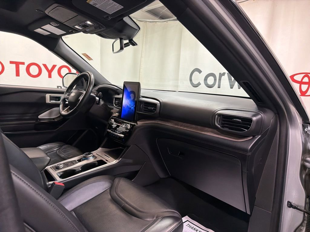 Used 2023 Ford Explorer Platinum w/ Technology Package AWD/4WD image 13