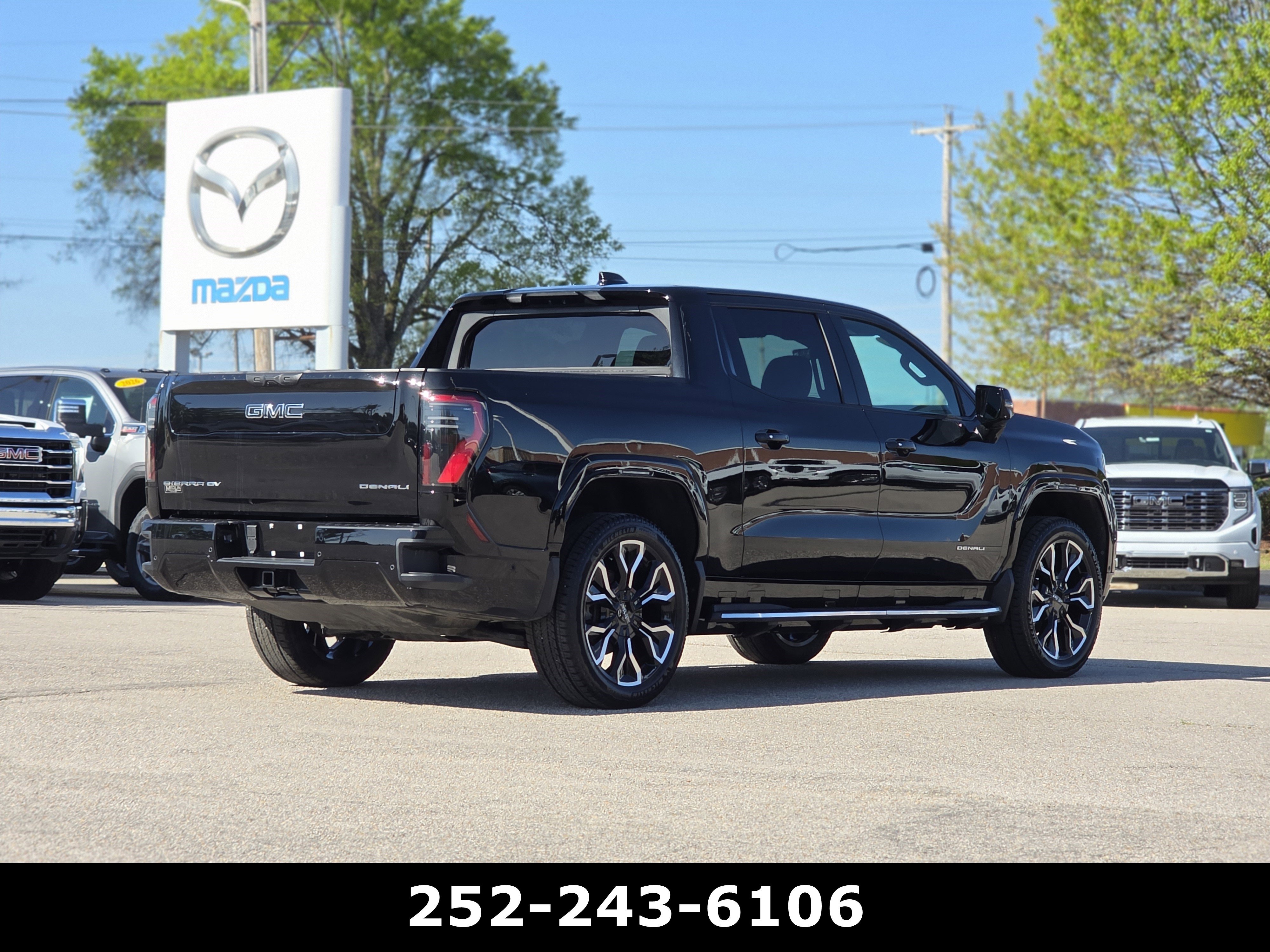 Used 2025 GMC Sierra EV Denali AWD/4WD image 7