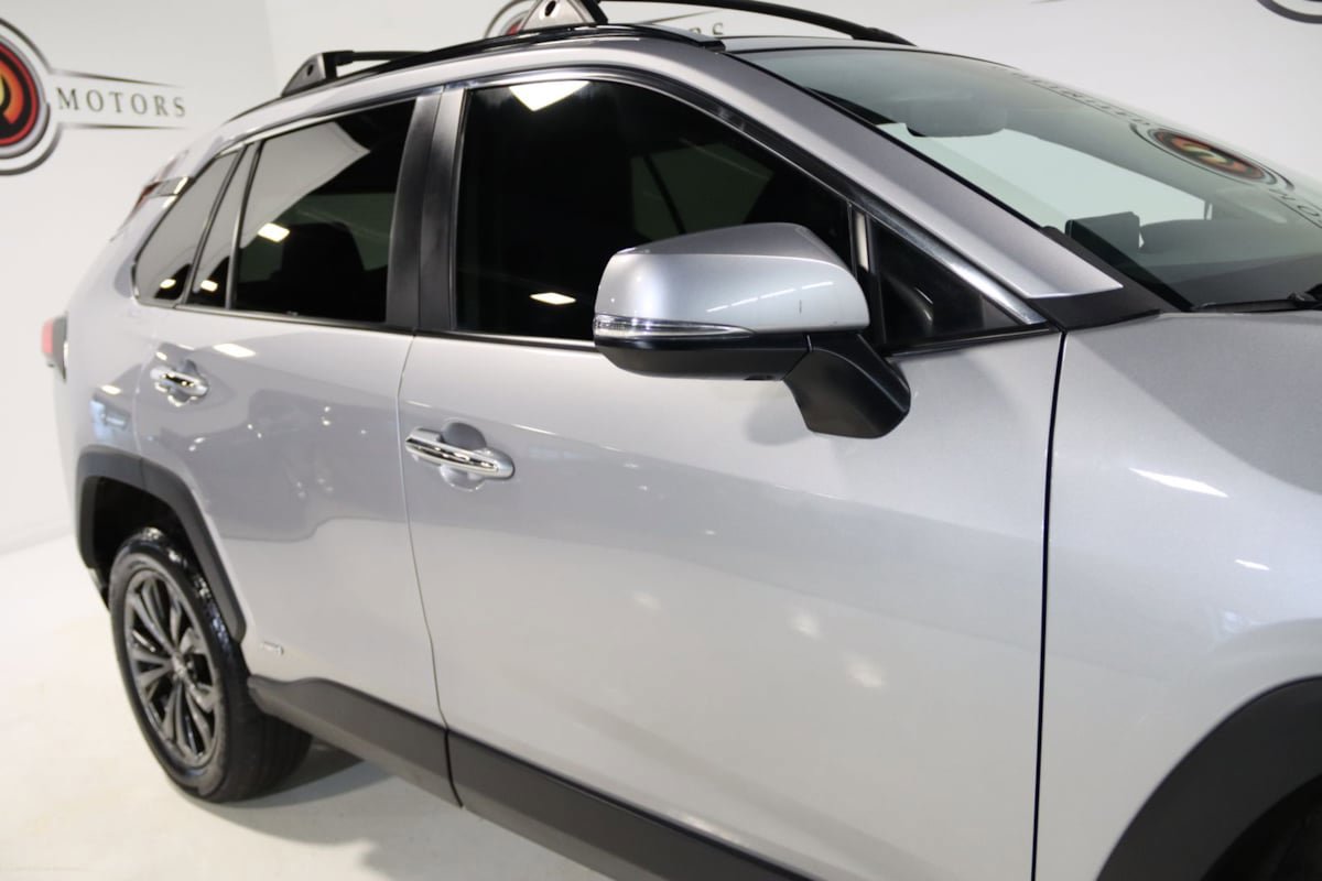 Used 2022 Toyota RAV4 Limited AWD/4WD image 9