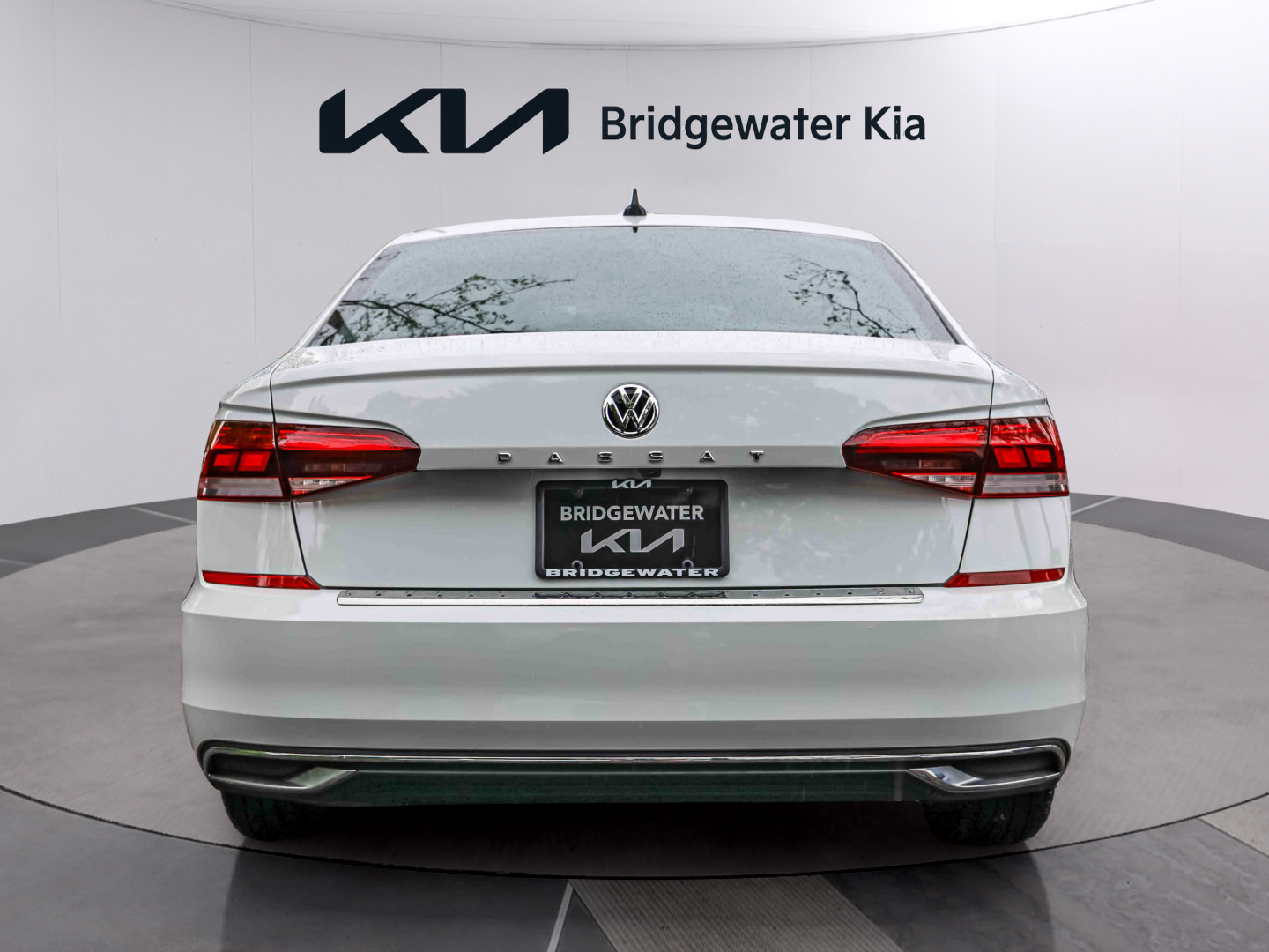 Used 2021 Volkswagen Passat 2.0T SE FWD image 5