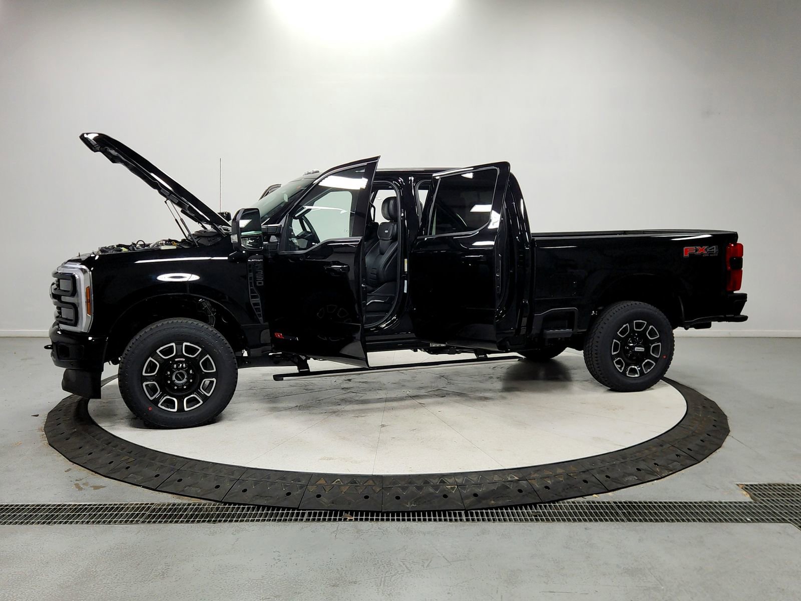 New 2026 Ford F350 Platinum w/ FX4 Off-Road Package image 12