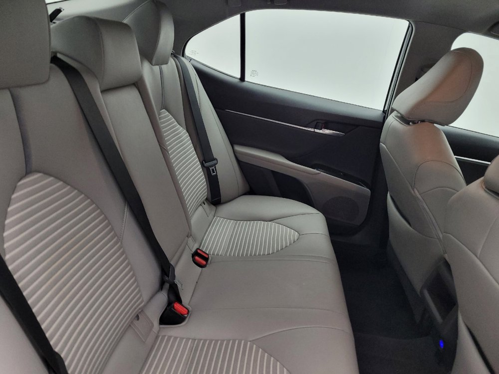 Used 2019 Toyota Camry SE FWD image 19
