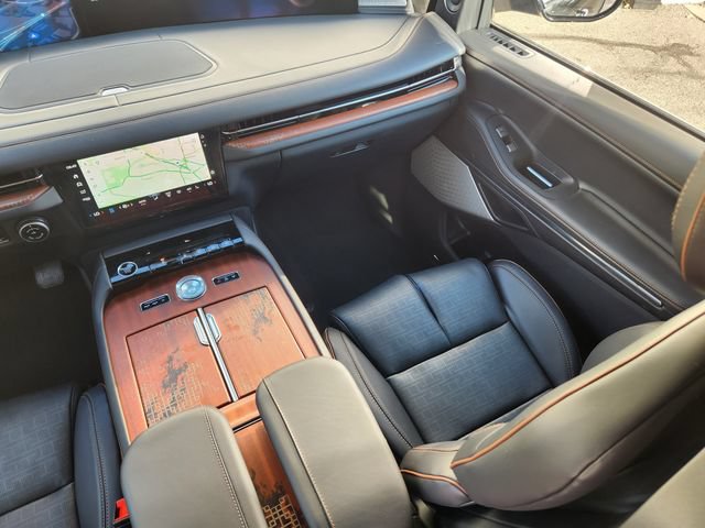 New 2027 Lincoln Navigator Black Label AWD/4WD image 12