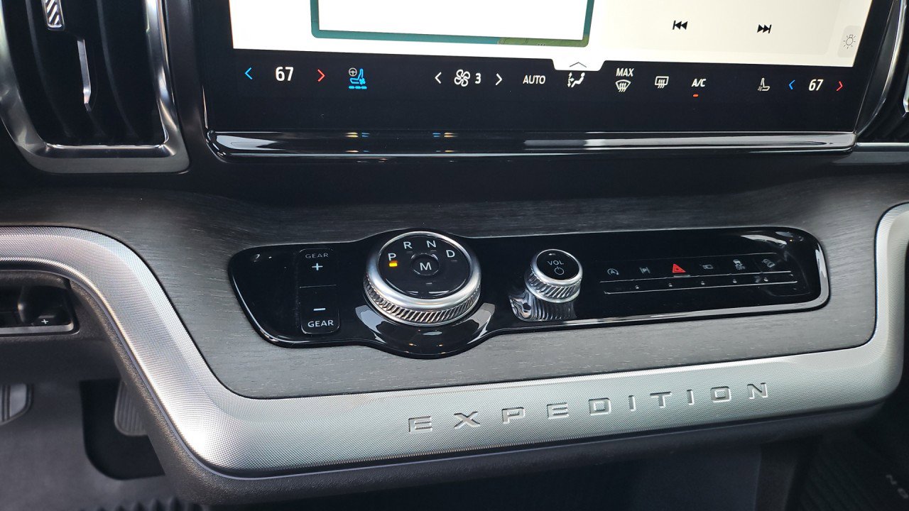 Used 2025 Ford Expedition Max Platinum AWD/4WD image 20