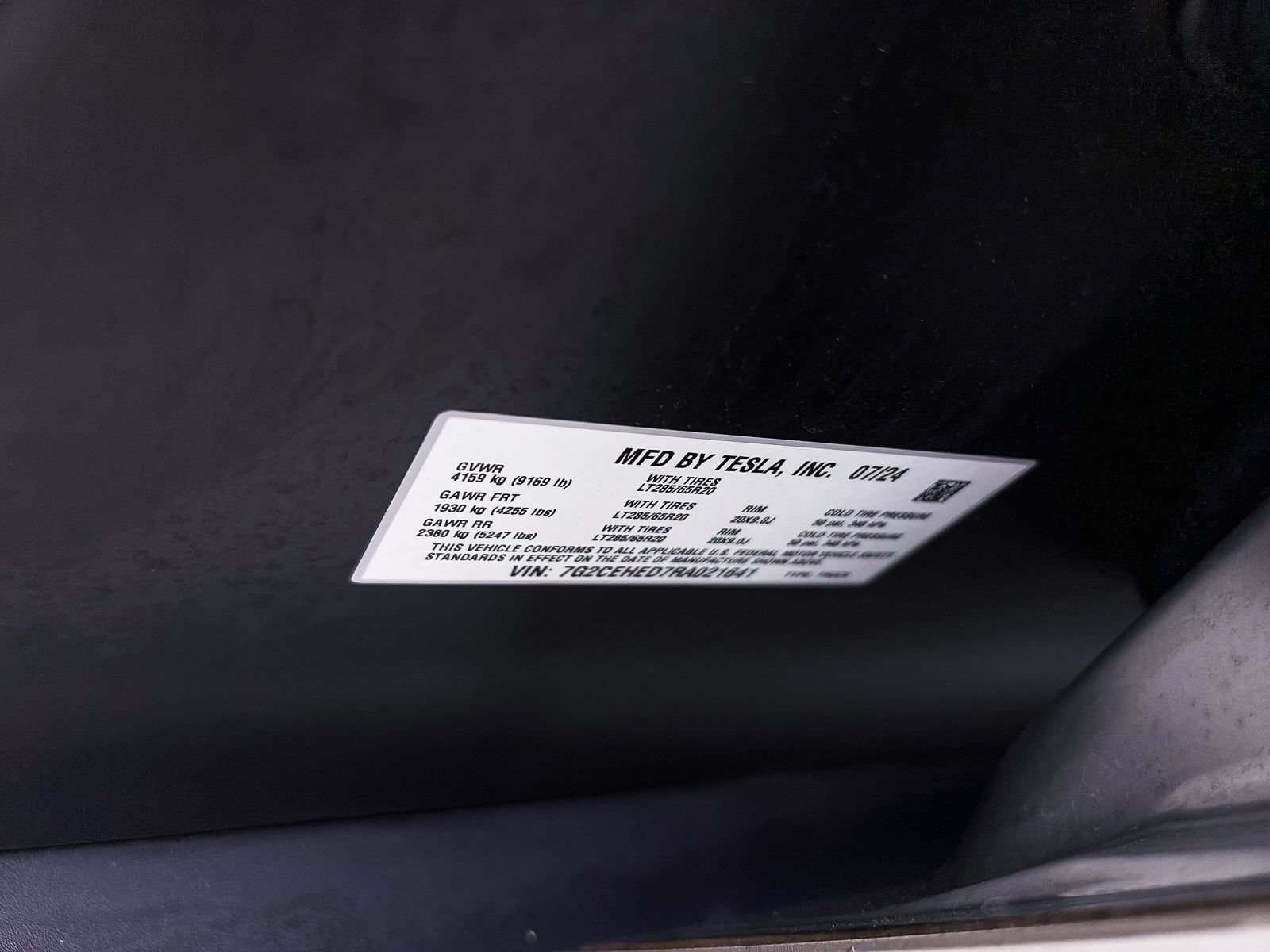Used 2024 Tesla Cybertruck AWD Crew Cab image 36