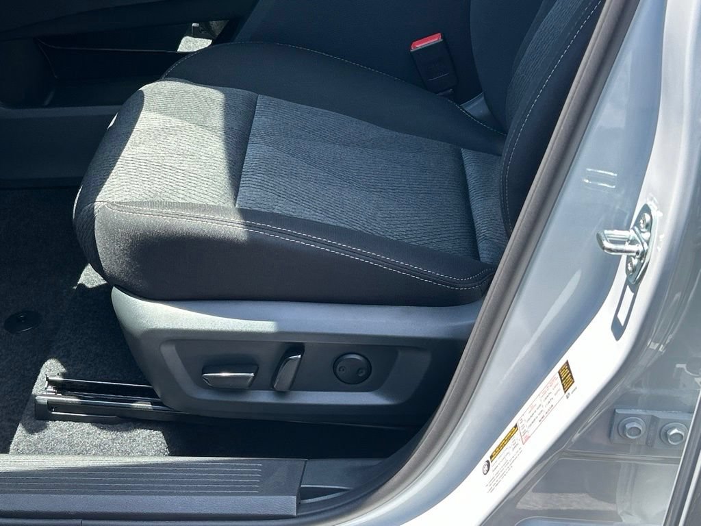 New 2026 Nissan Rogue SV AWD/4WD image 17