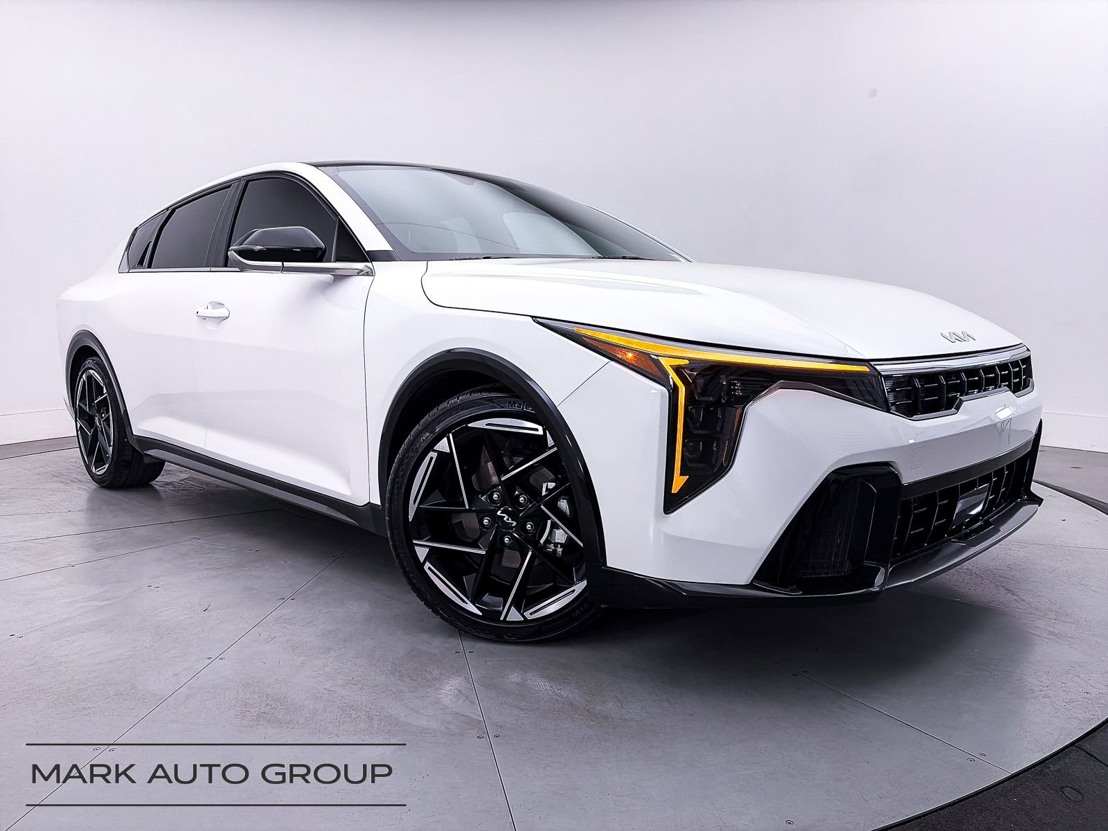 Certified 2025 Kia K4 GT-Line w/ GT-Line Sunroof Package FWD image 1