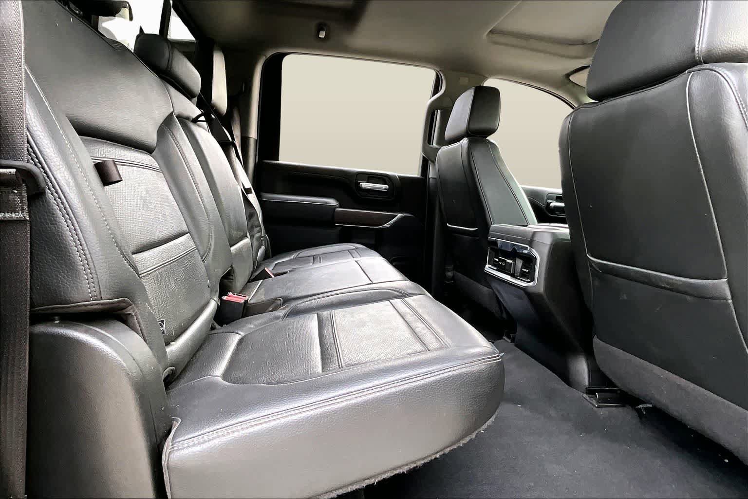 Used 2022 GMC Sierra 3500 Denali w/ Denali Ultimate Package AWD/4WD image 17