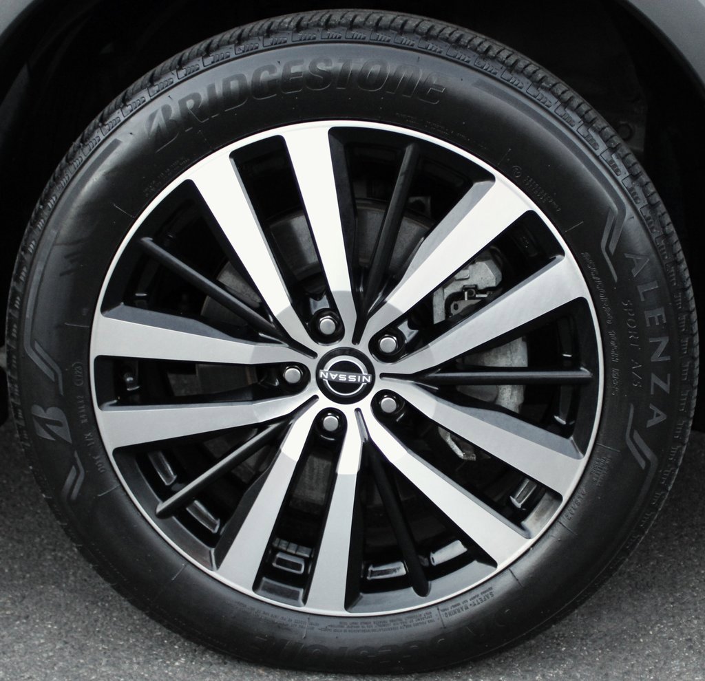 Certified 2023 Nissan Pathfinder Platinum image 11