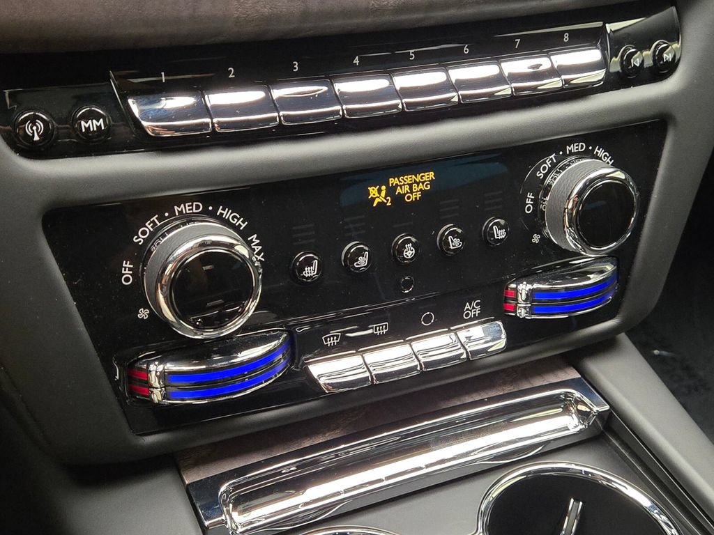 Certified 2025 Rolls-Royce Ghost AWD/4WD image 38