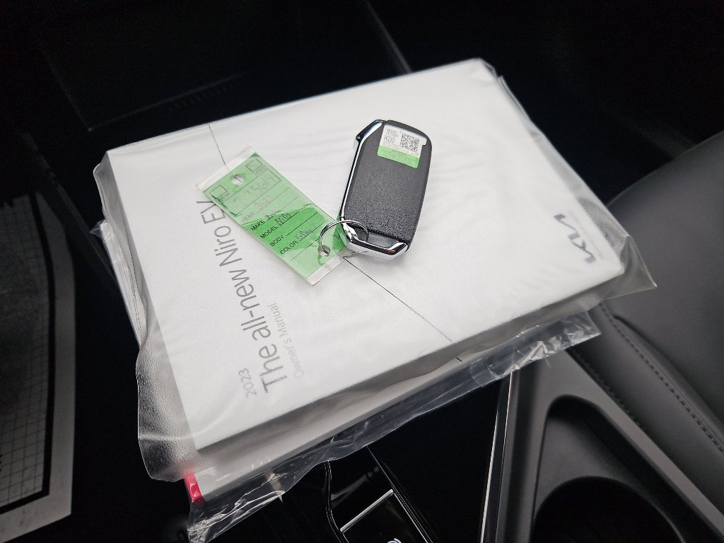 Used 2023 Kia Niro Wind w/ Wind Preserve Package image 23