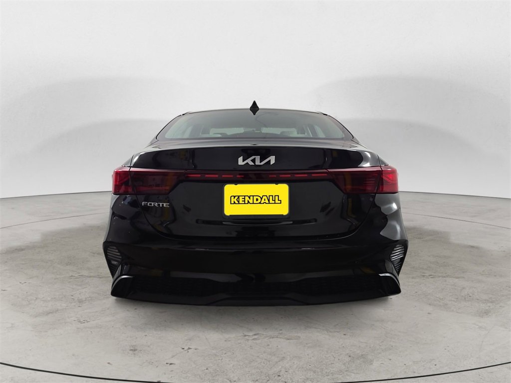 Used 2023 Kia Forte LXS w/ LXS Technology Package image 4