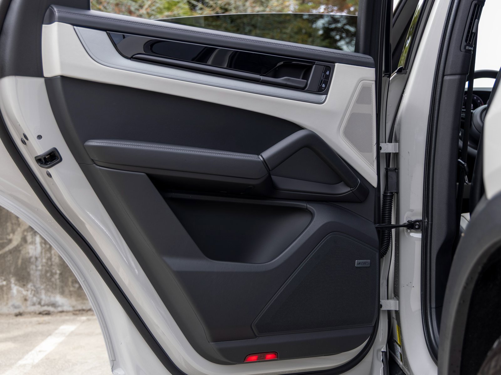 New 2025 Porsche Cayenne Coupe image 34