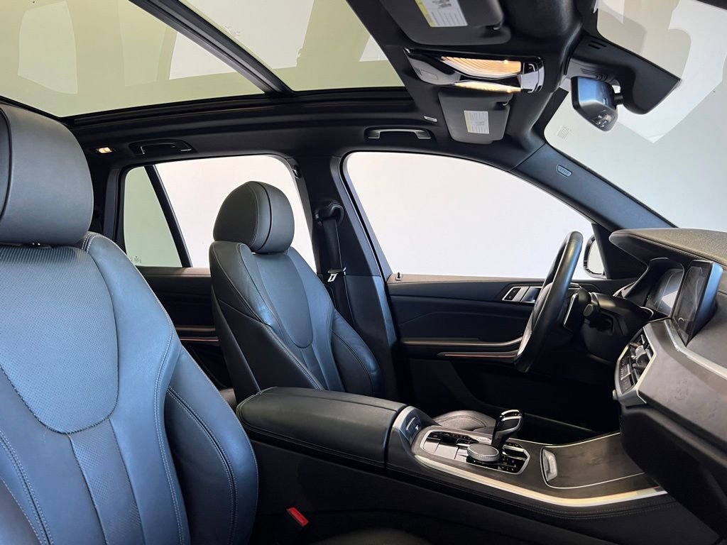 Used 2022 BMW X5 xDrive40i w/ Parking Assistance Package image 23