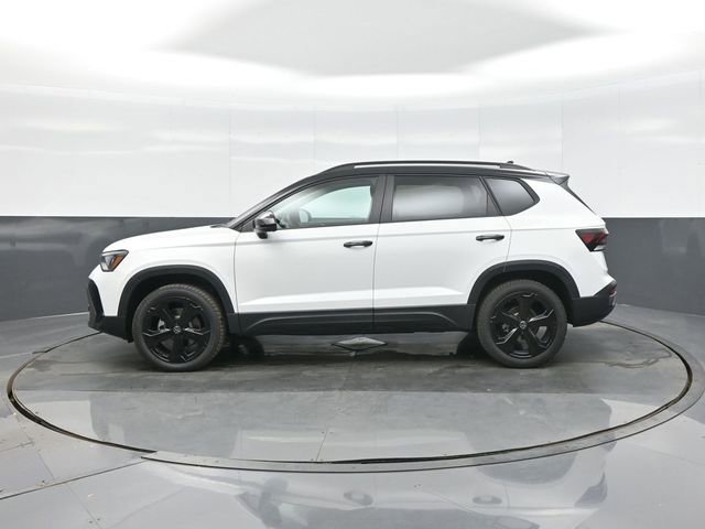 New 2026 Volkswagen Taos SE image 4