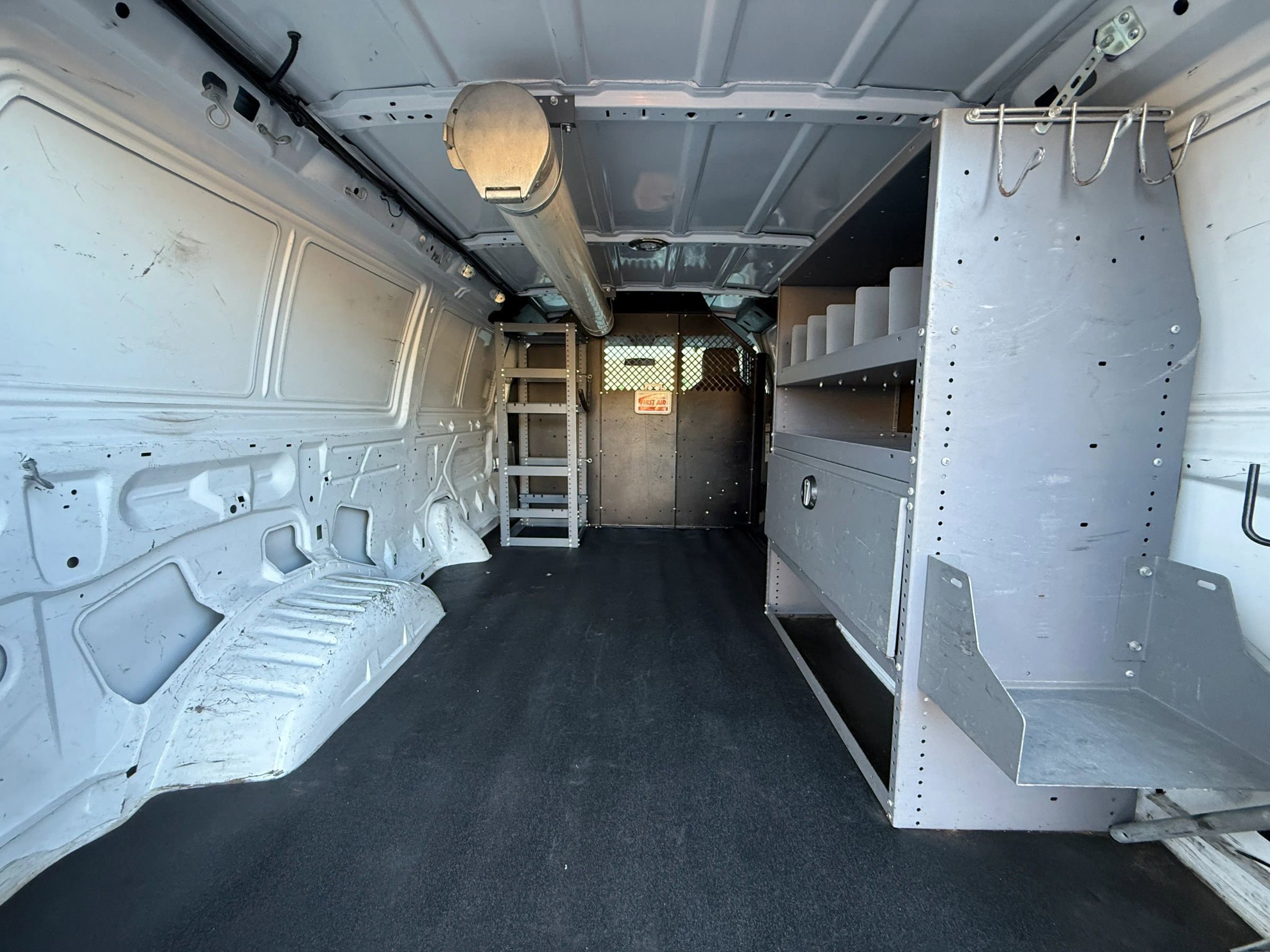 Used 2014 Ford E-150 and Econoline 150 w/ Power Group image 19