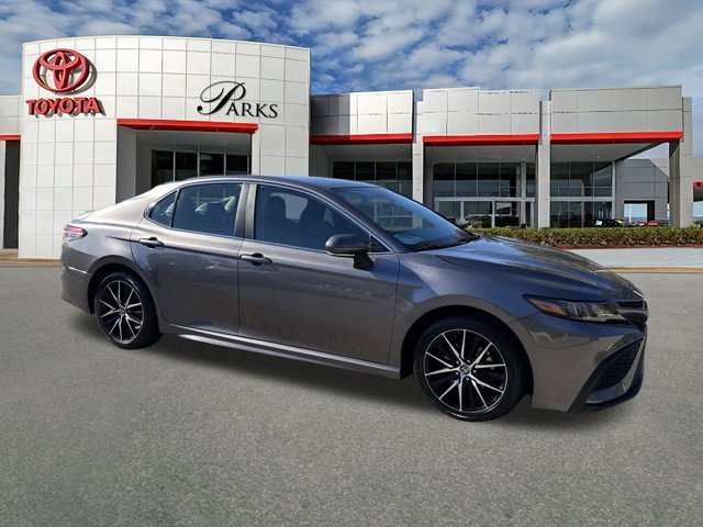 Certified 2024 Toyota Camry SE image 1