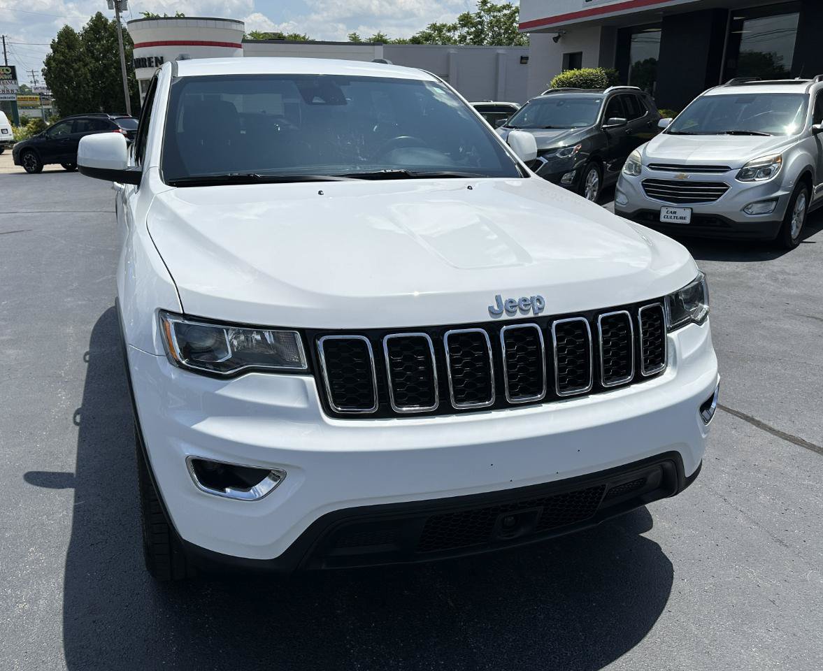 Used 2021 Jeep Grand Cherokee Laredo X AWD/4WD image 4