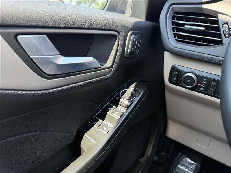 Used 2022 Ford Escape SEL w/ Technology Package image 23