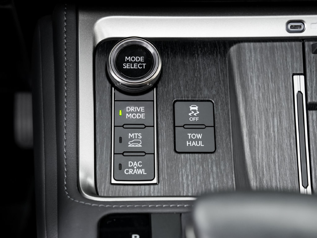 Used 2025 Lexus GX 550 AWD/4WD image 18