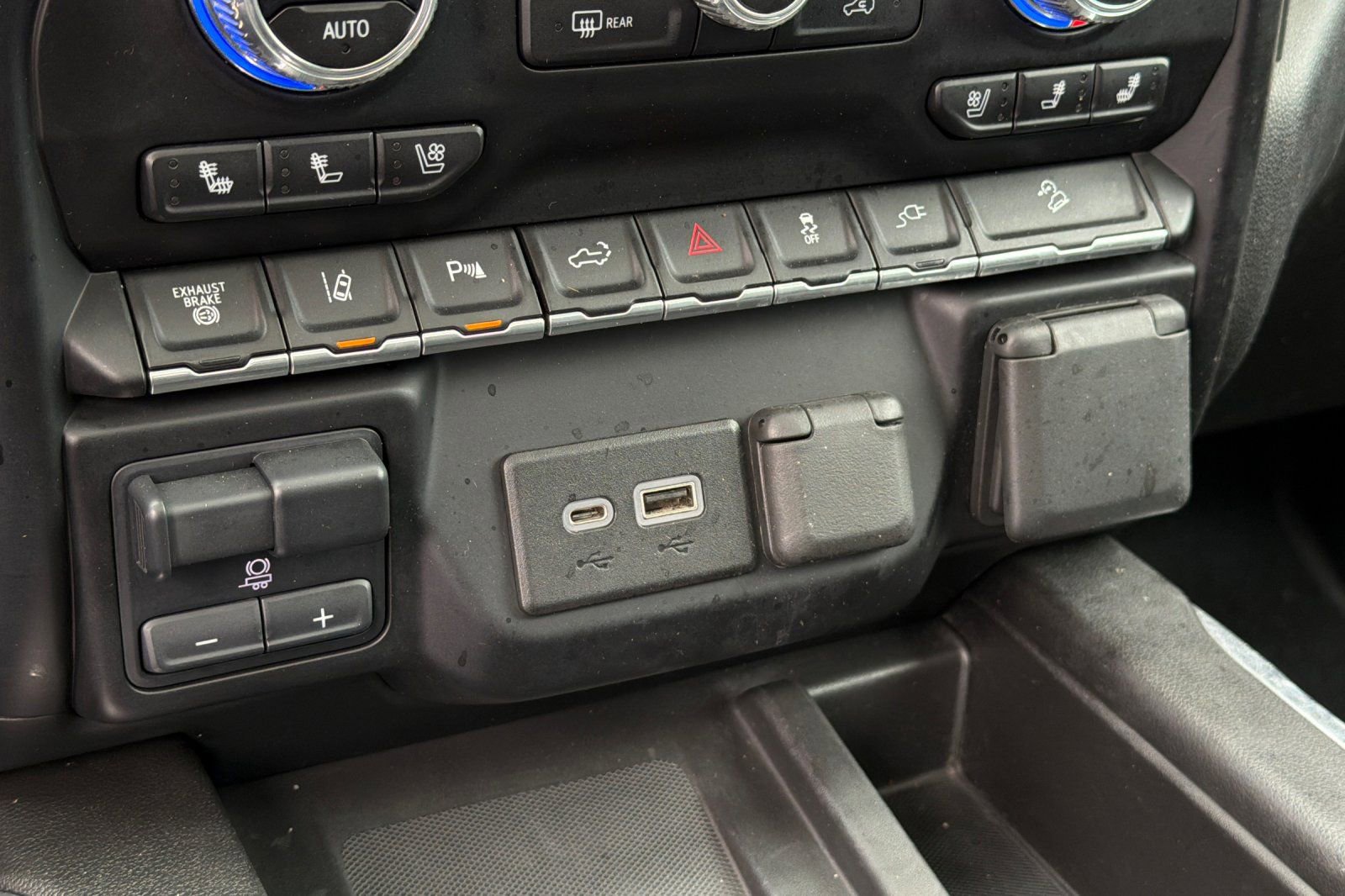 Used 2023 GMC Sierra 2500 Denali image 30