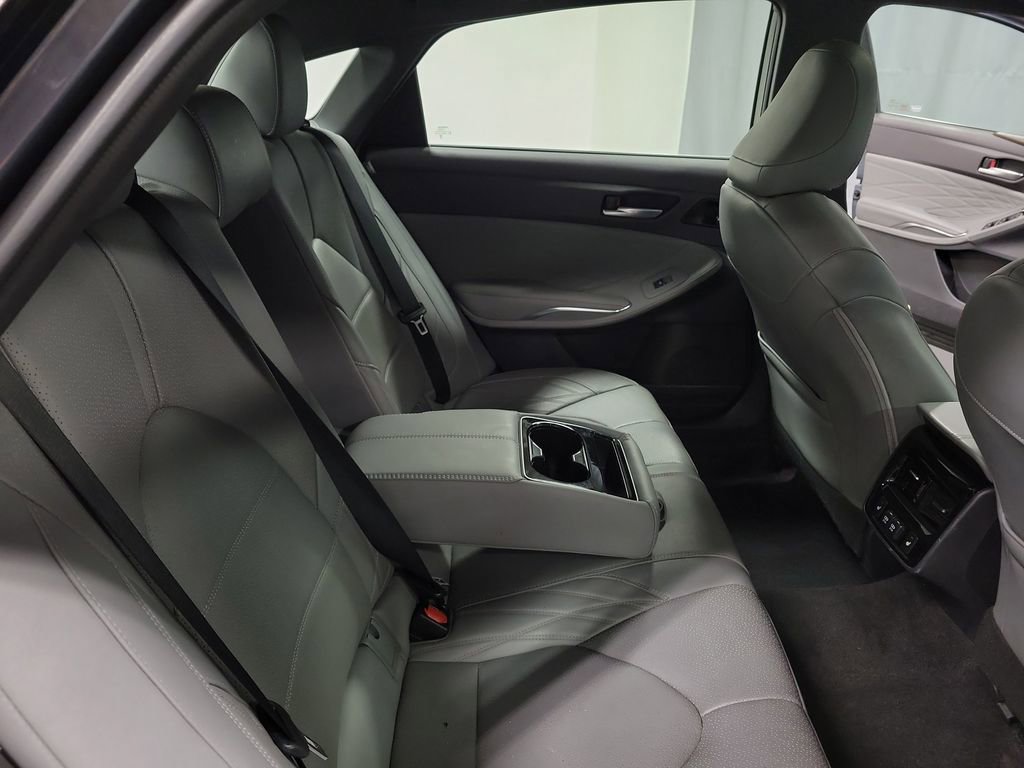 Used 2019 Toyota Avalon Limited image 21