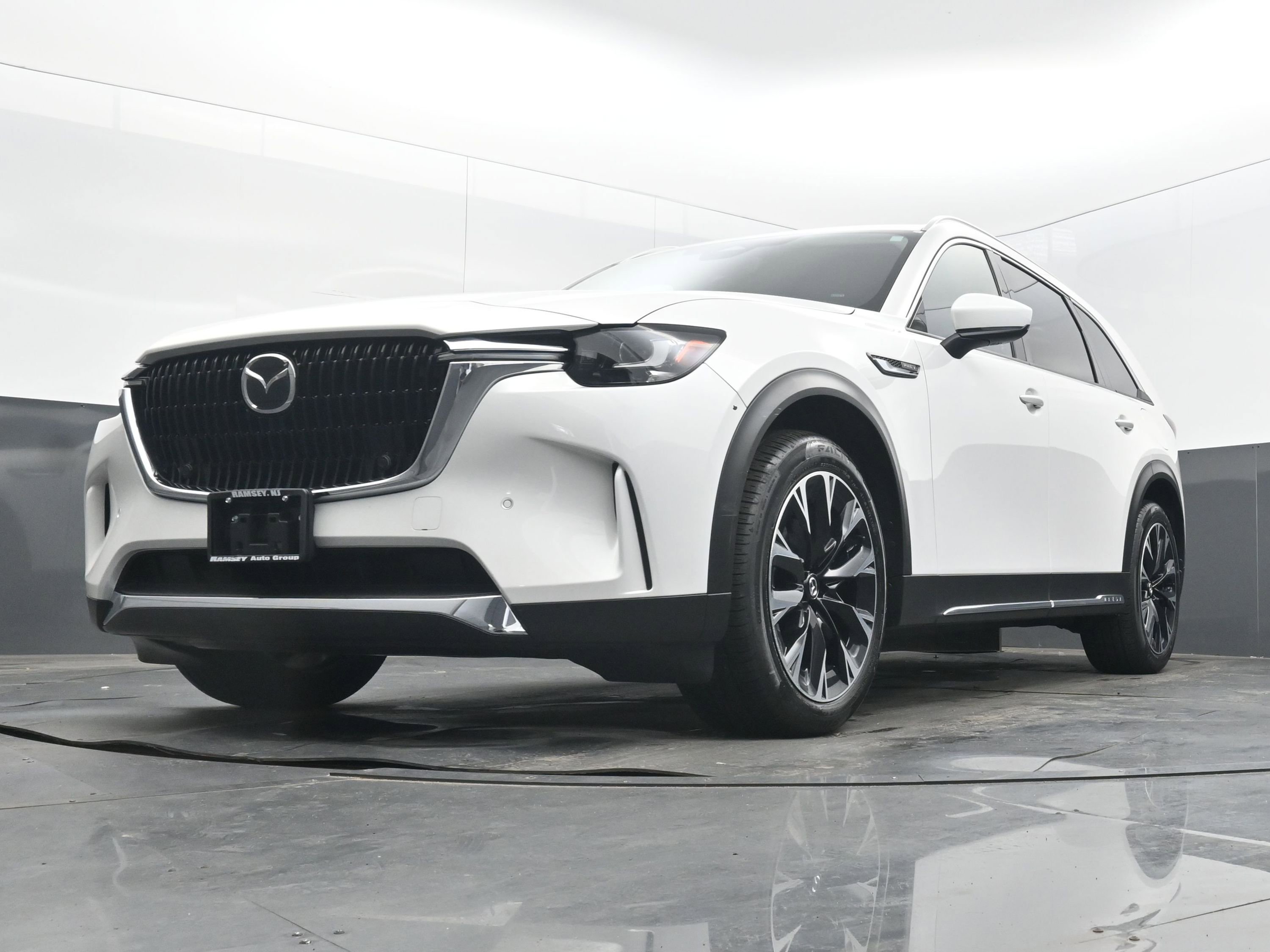 Used 2024 MAZDA CX-90 Plug-In Hybrid w/ Premium Pkg image 22