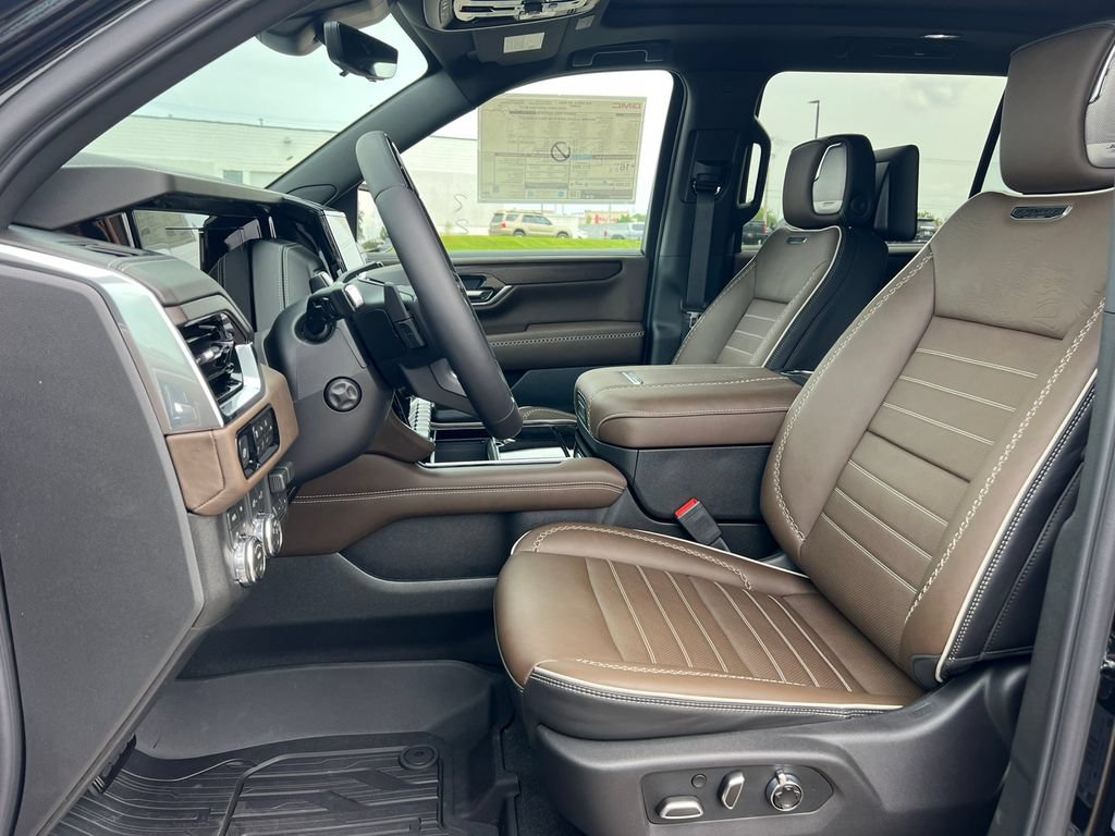 New 2026 GMC Yukon XL Denali Ultimate w/ LPO, Floor Liner Package AWD/4WD image 3