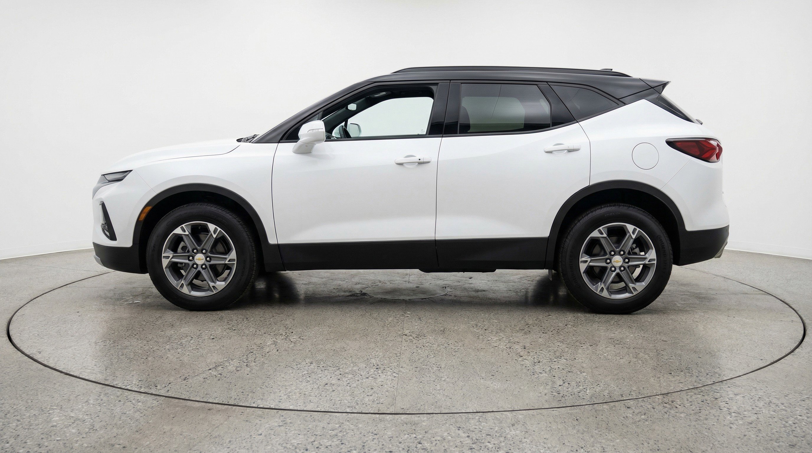 Used 2025 Chevrolet Blazer LT image 5