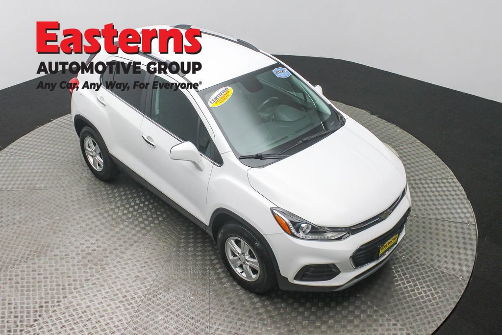 Used 2020 Chevrolet Trax LT w/ LT Convenience Package image 3