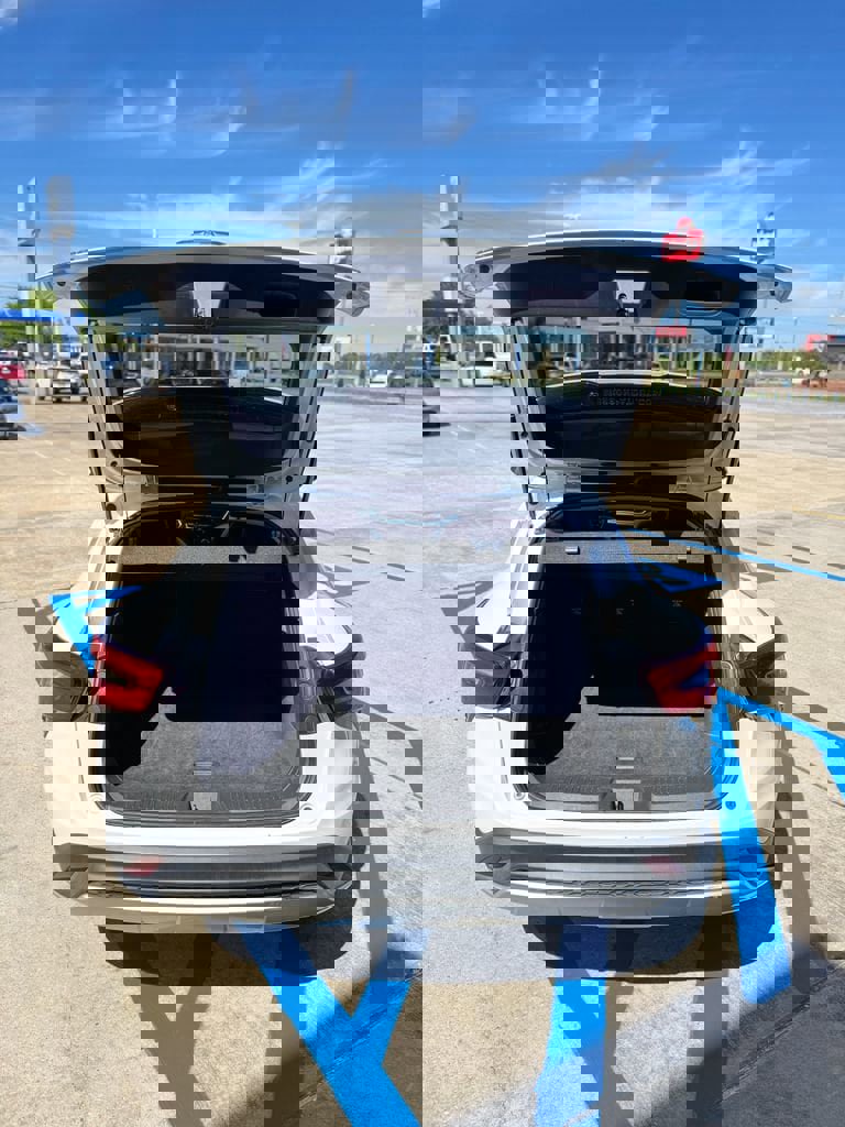 Used 2025 Chevrolet Trax LT w/ LT Convenience Package image 7