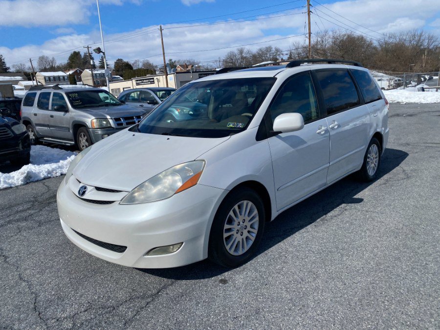 Used 2007 Toyota Sienna XLE Limited FWD image 1