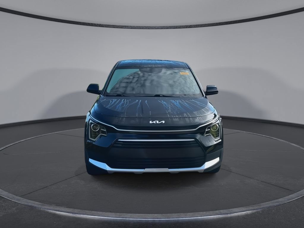 Used 2024 Kia Niro LX FWD image 3
