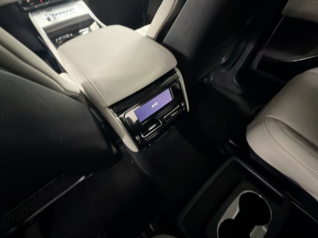 Used 2026 Lincoln Aviator 2WD image 21