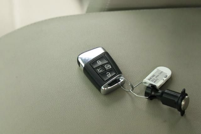 Used 2022 Volkswagen Atlas SE w/ Black Wheel Package FWD image 45