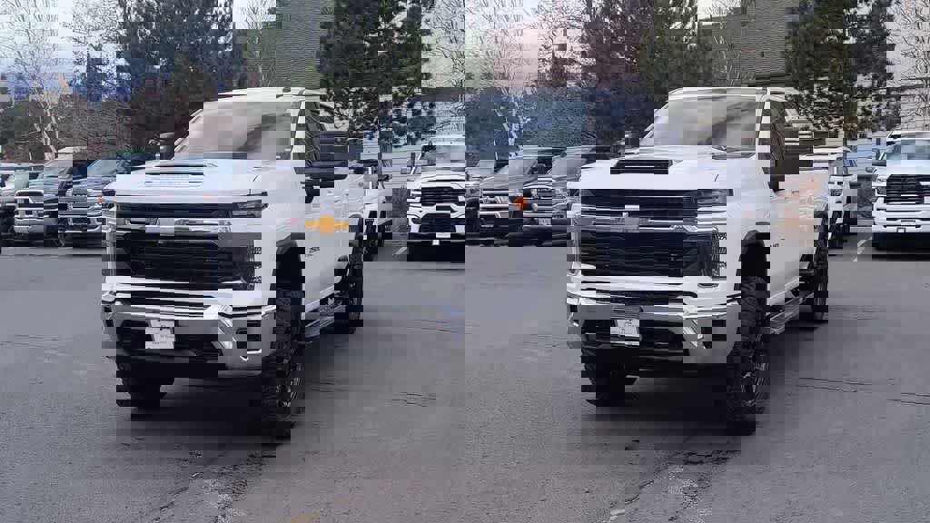 Used 2024 Chevrolet Silverado 2500 LT image 4