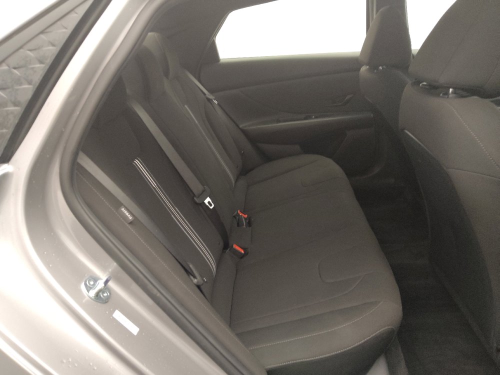 Used 2025 Hyundai Elantra Sport FWD image 19